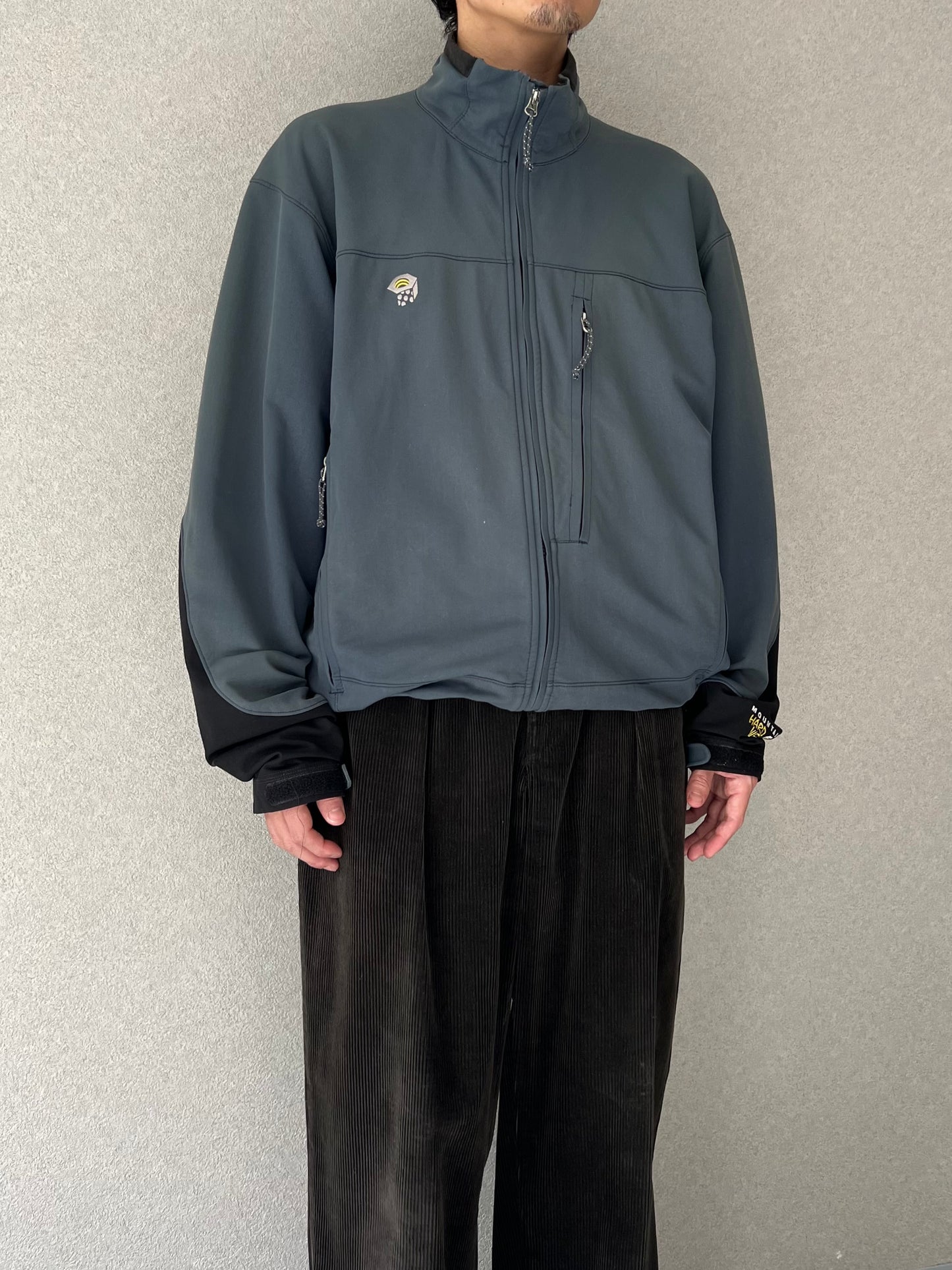 00's MOUNTAIN HARDWEAR softshell jacket