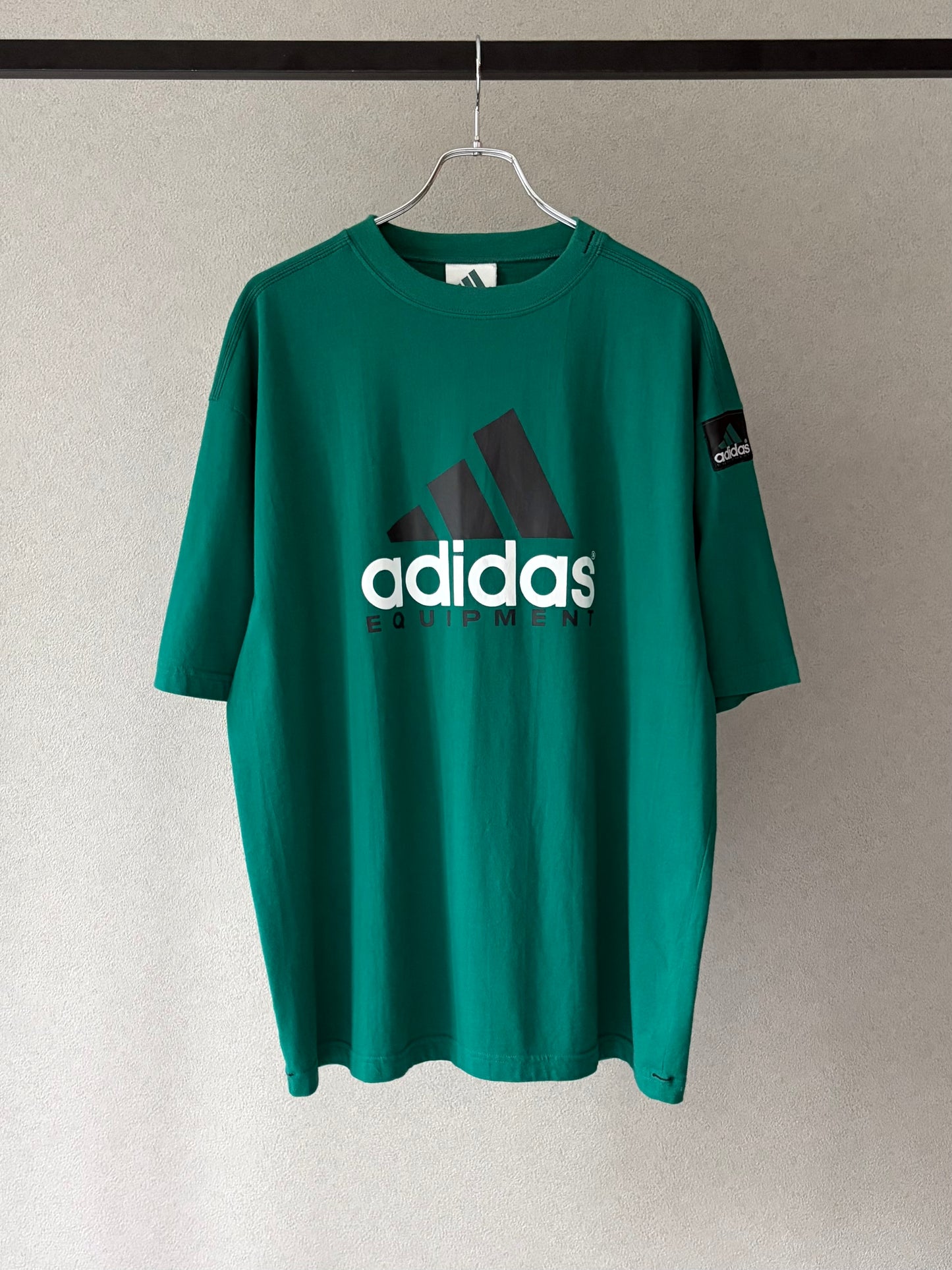 90's adidas Equipment print t-shirt