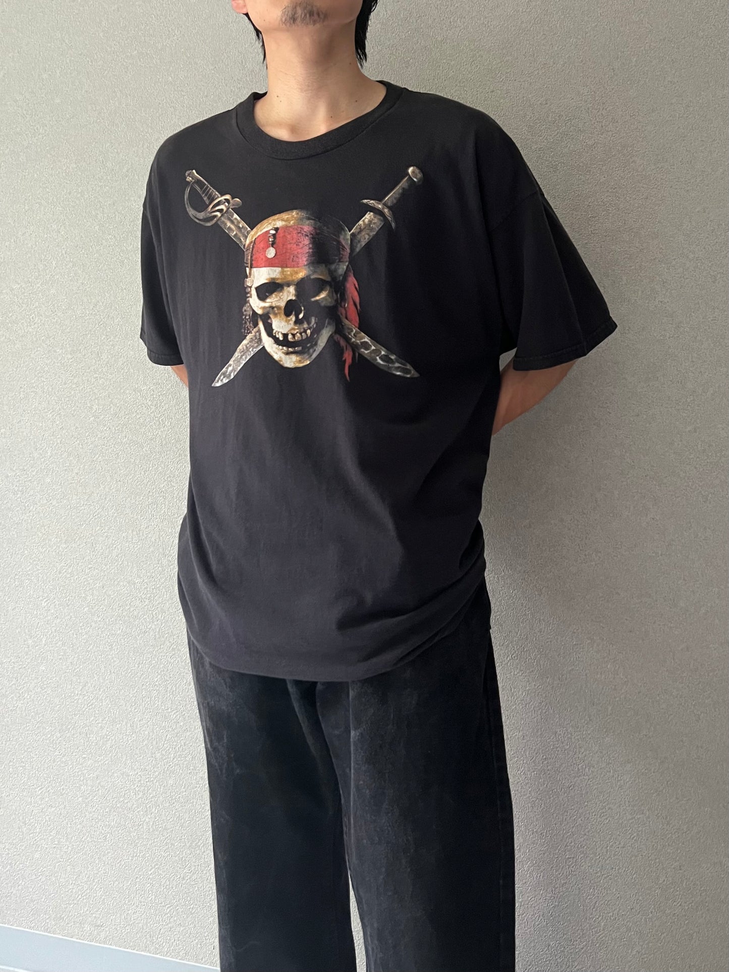 00's Disney PIRATES OF CARIBBEAN t-shirt