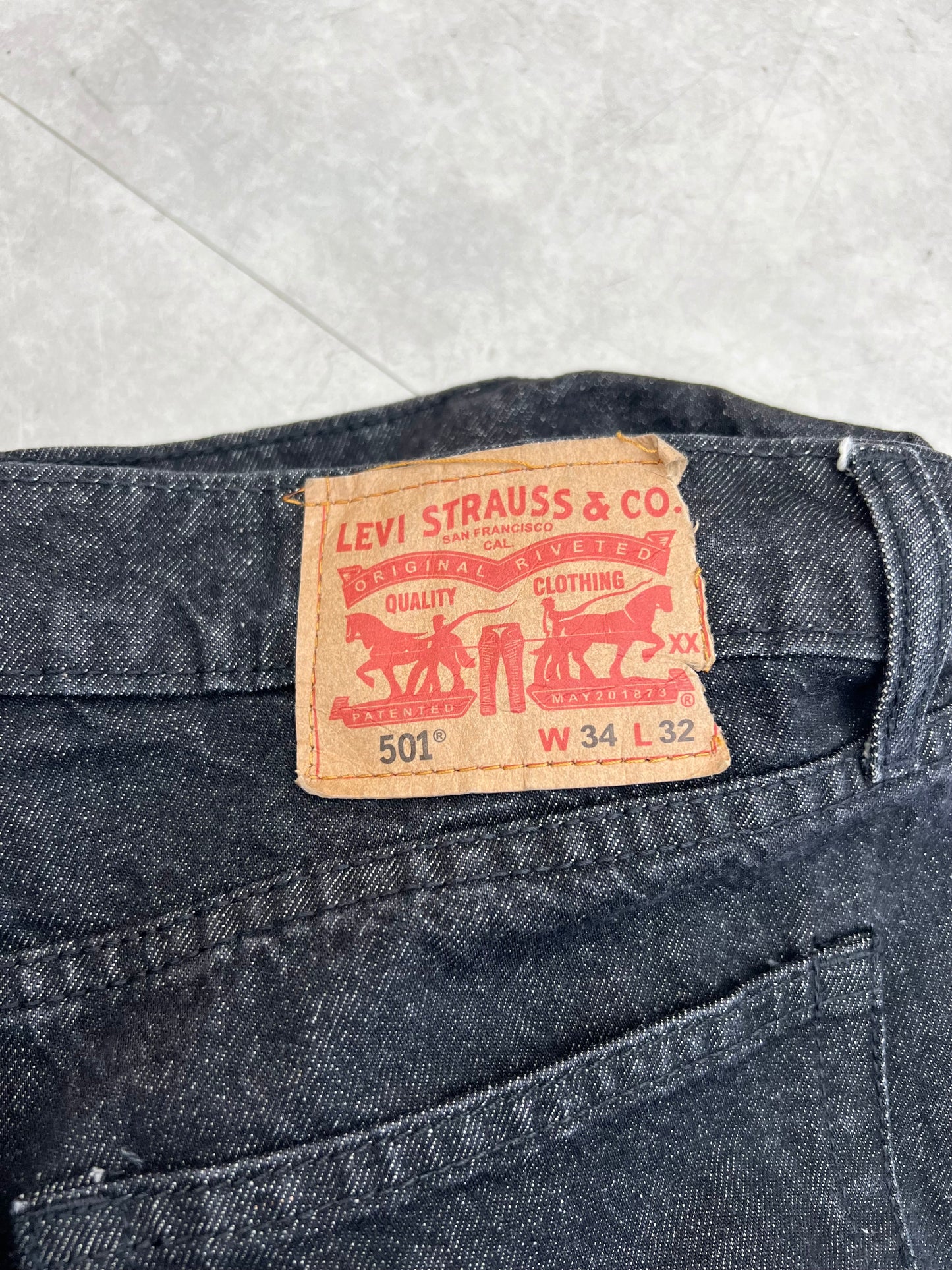 00's Levi's 501 black denim "Yarn Dyed"