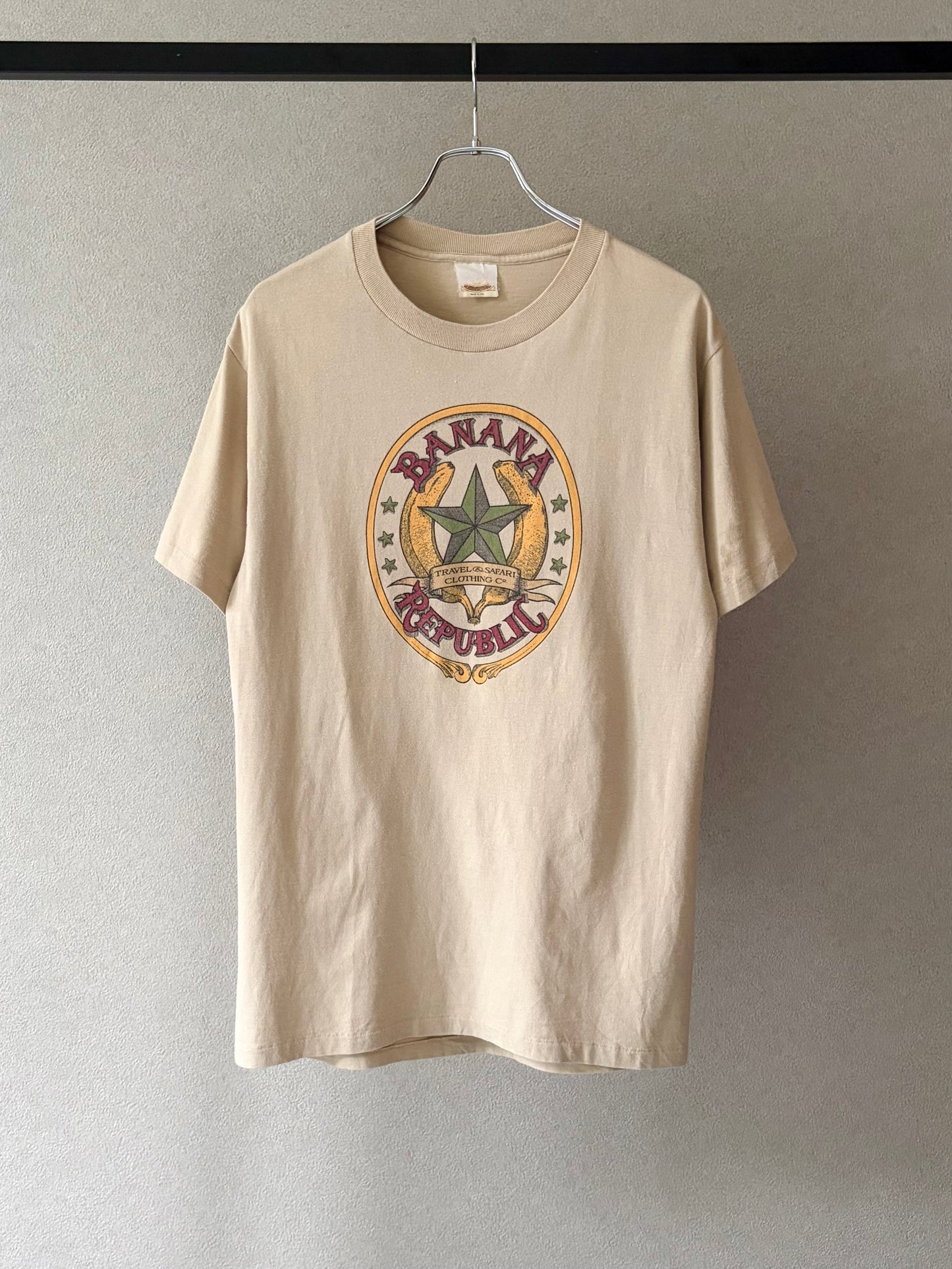 80's BANANA REPUBLIC print t-shirt "Made in USA"