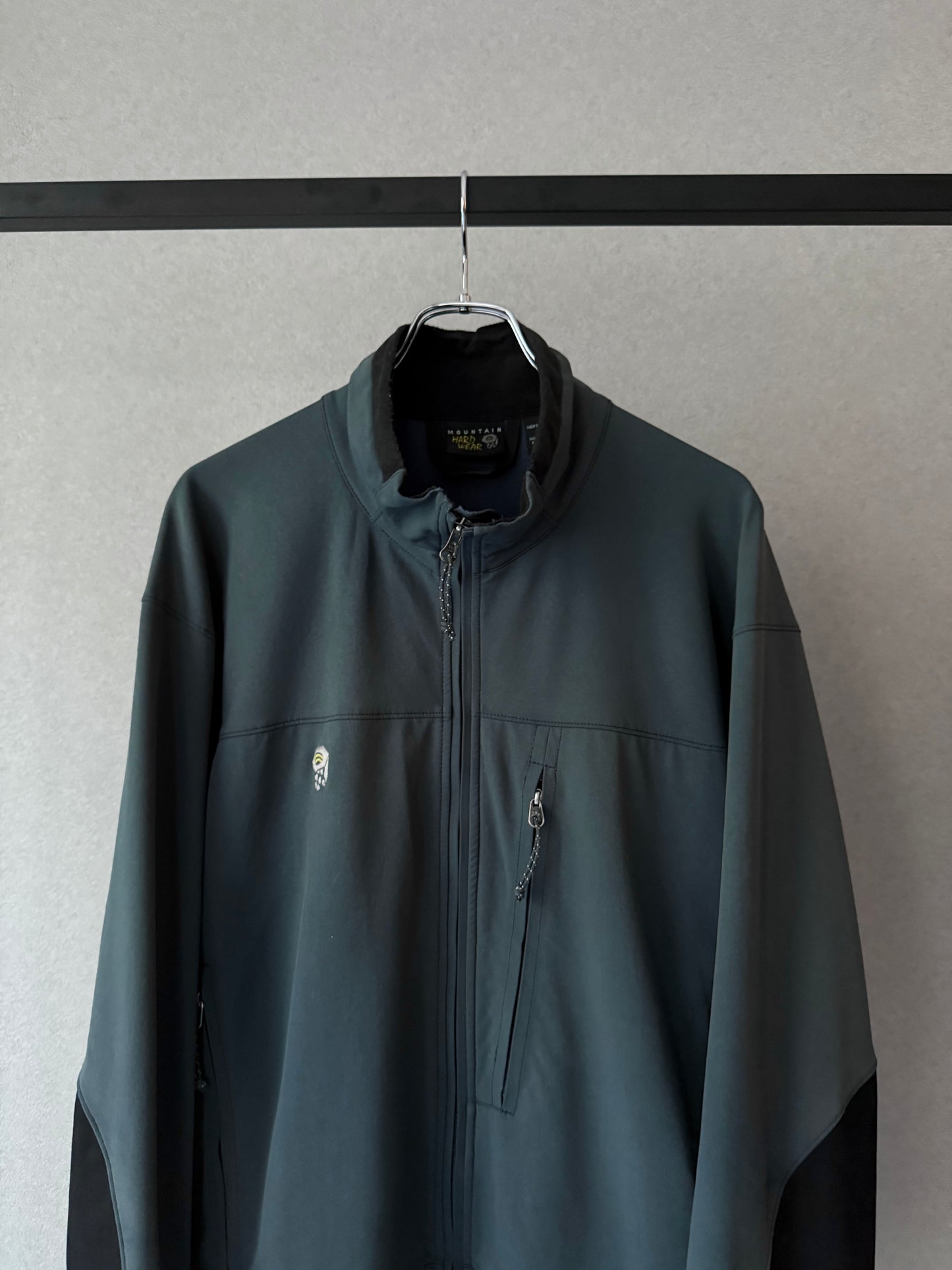 00's MOUNTAIN HARDWEAR softshell jacket