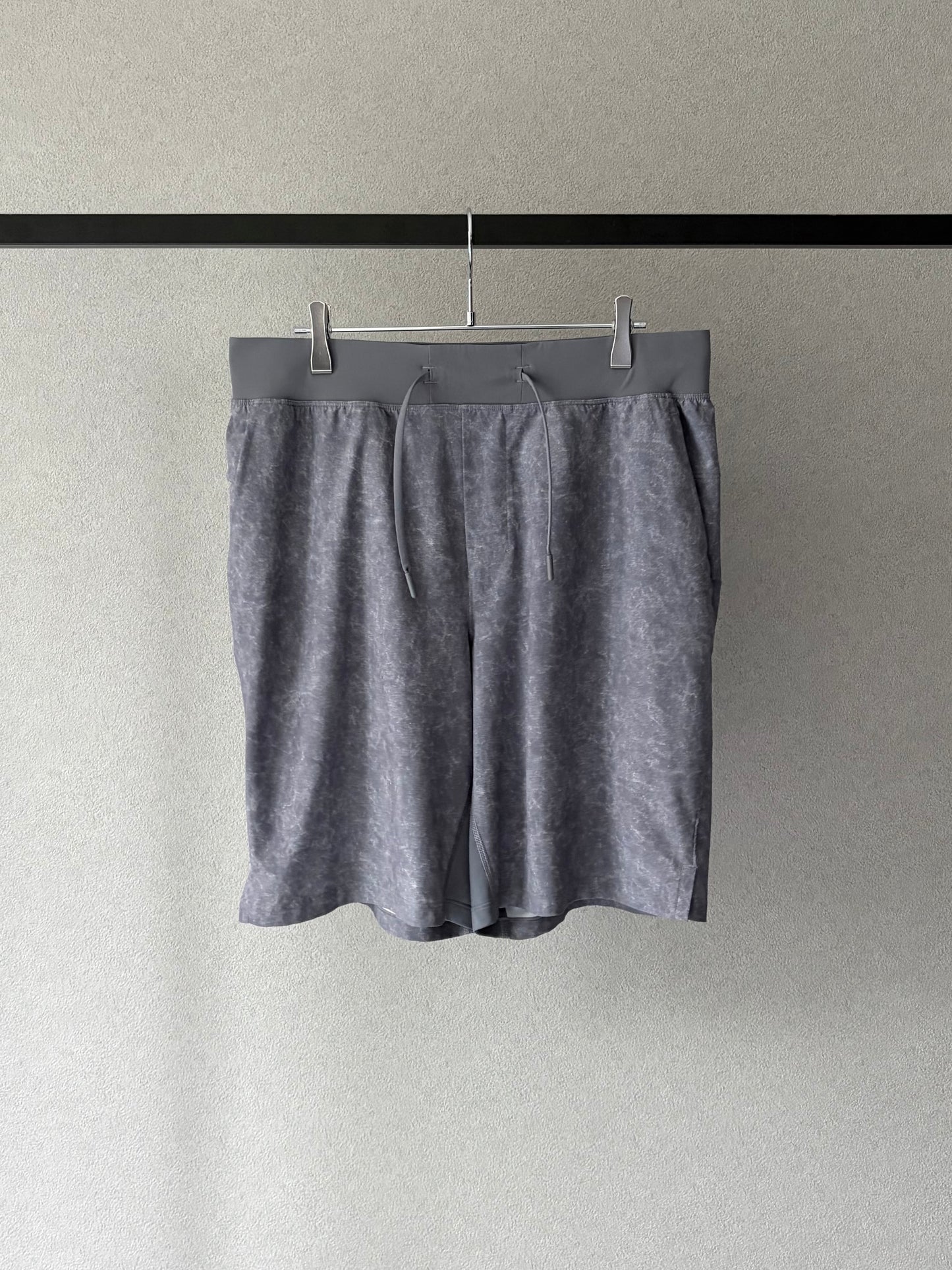 10's lululemon shorts