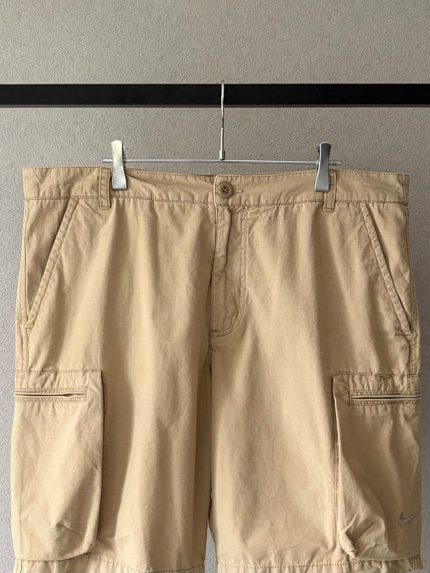 00's NIKE cargo shorts