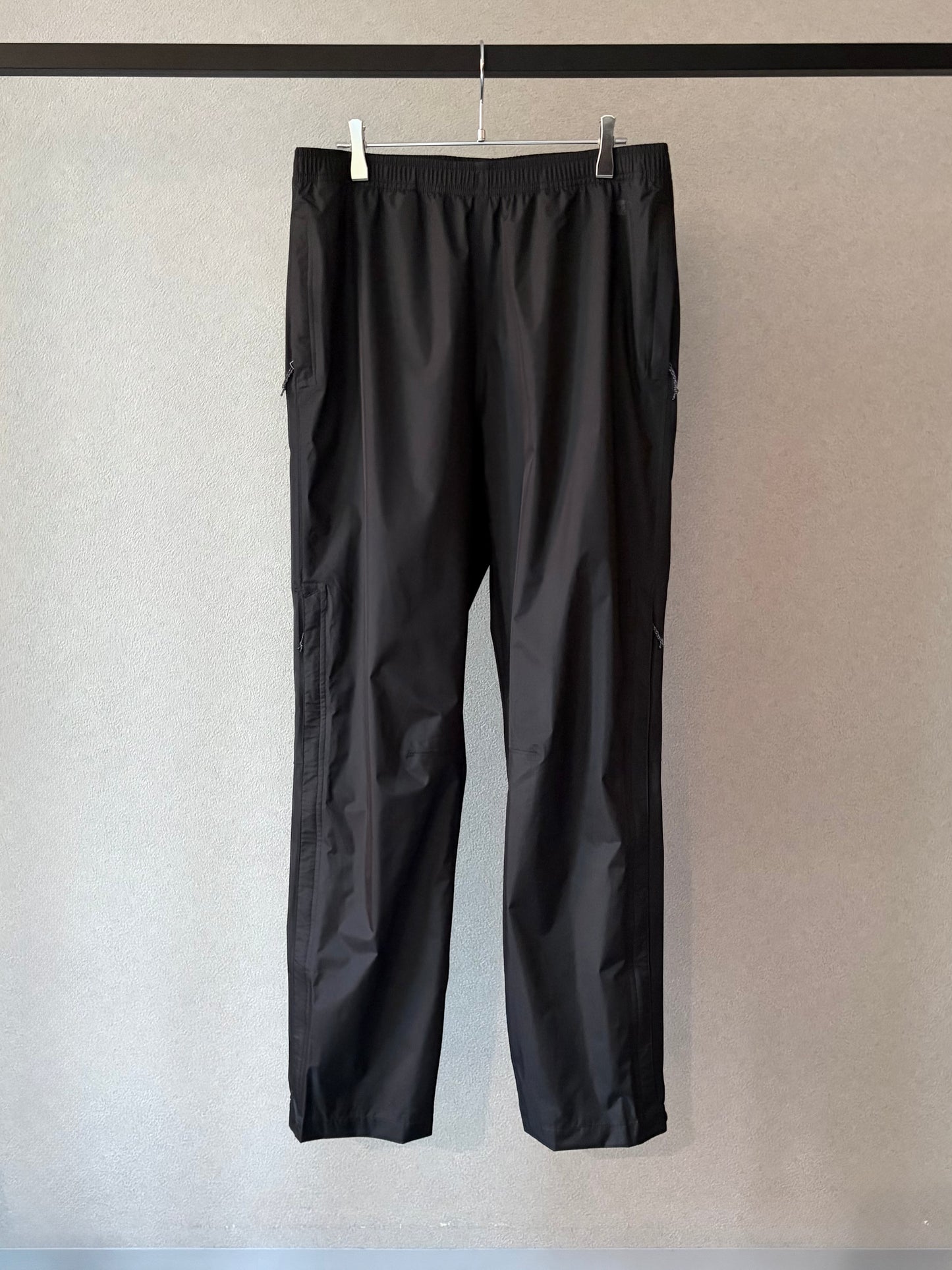 10's Patagonia nylon pants