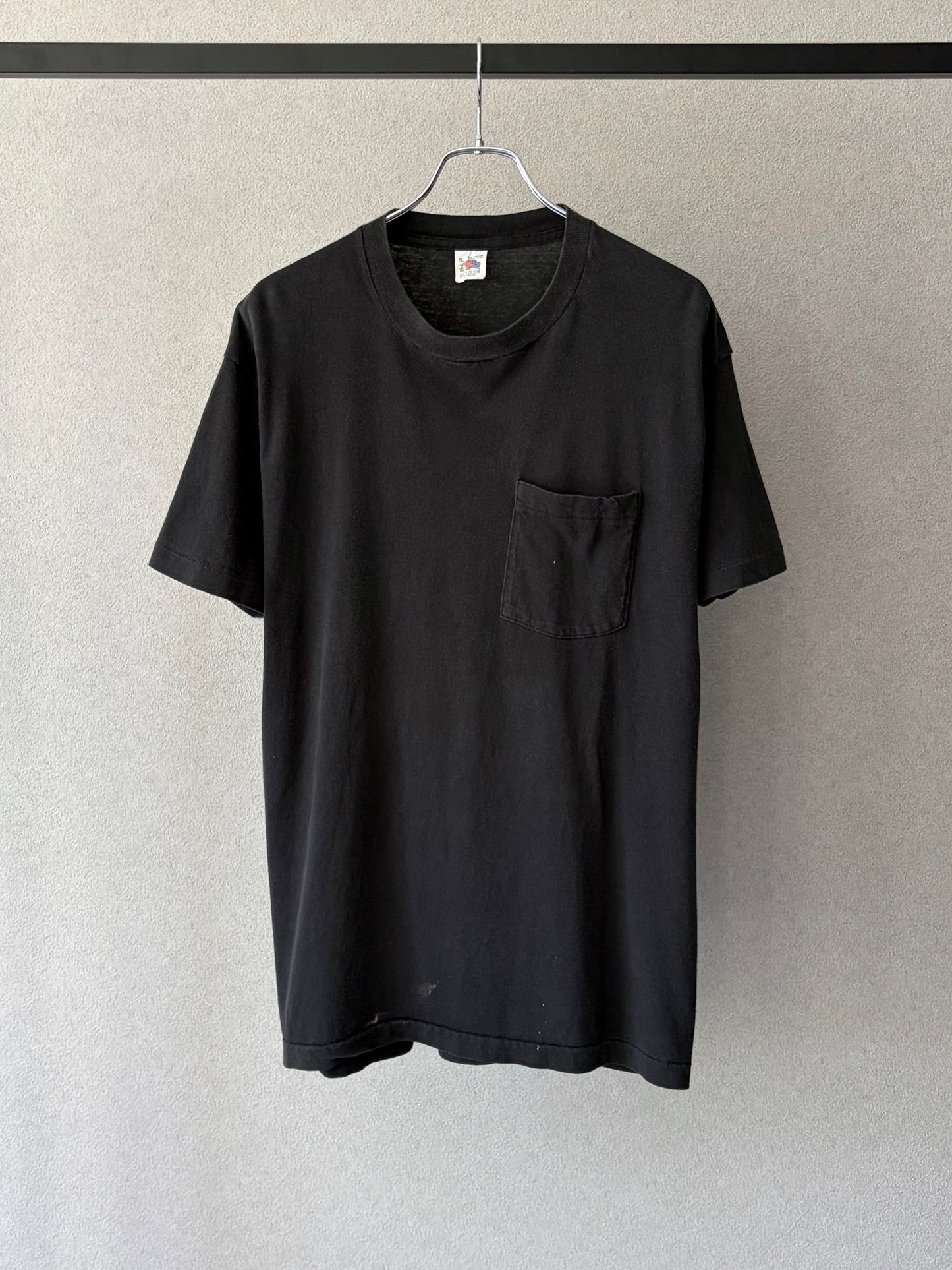 80's FRUIT OF THE LOOM pocket t-shirt "Made in USA"