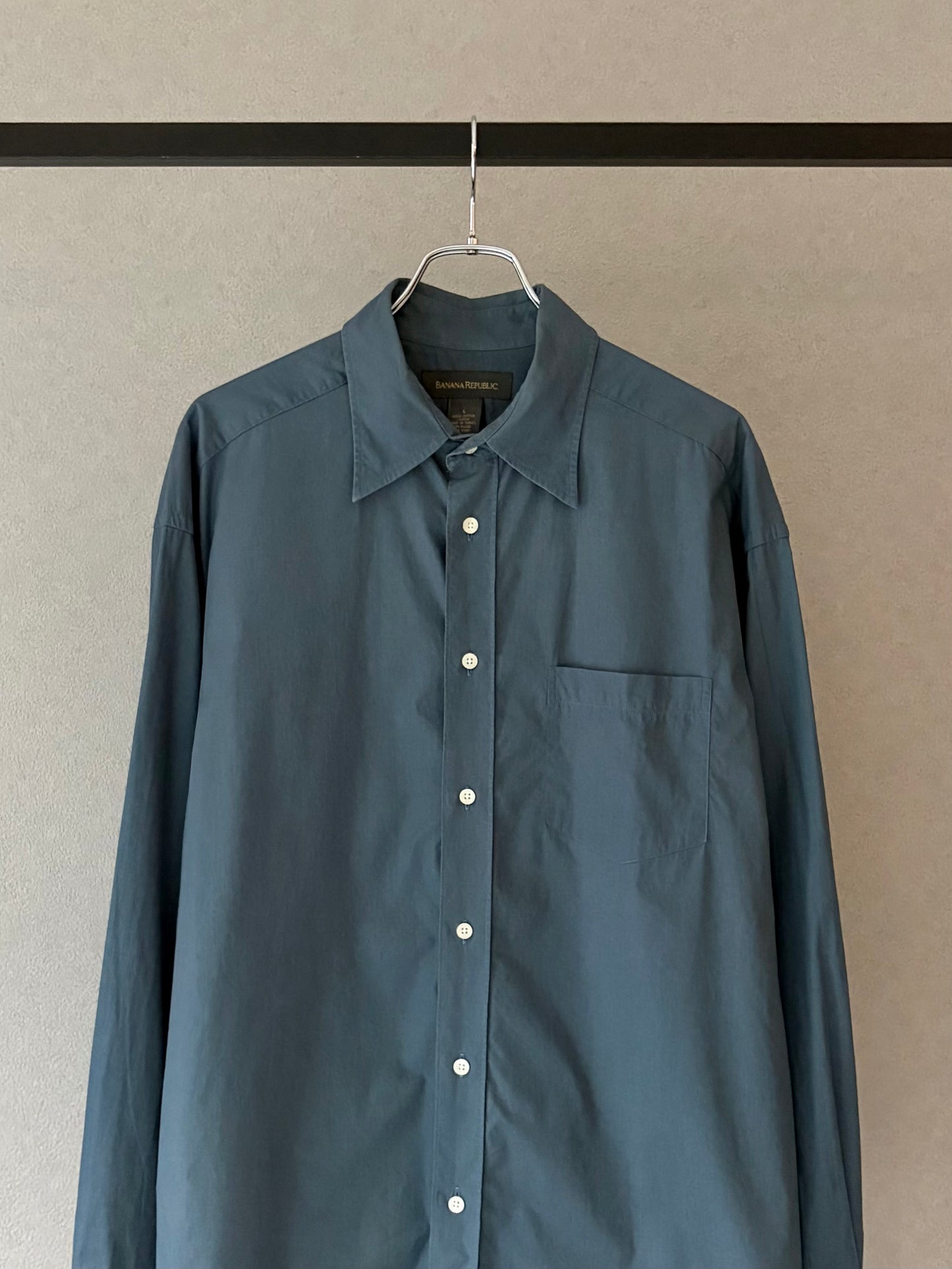 00's BANANA REPUBLIC shirt