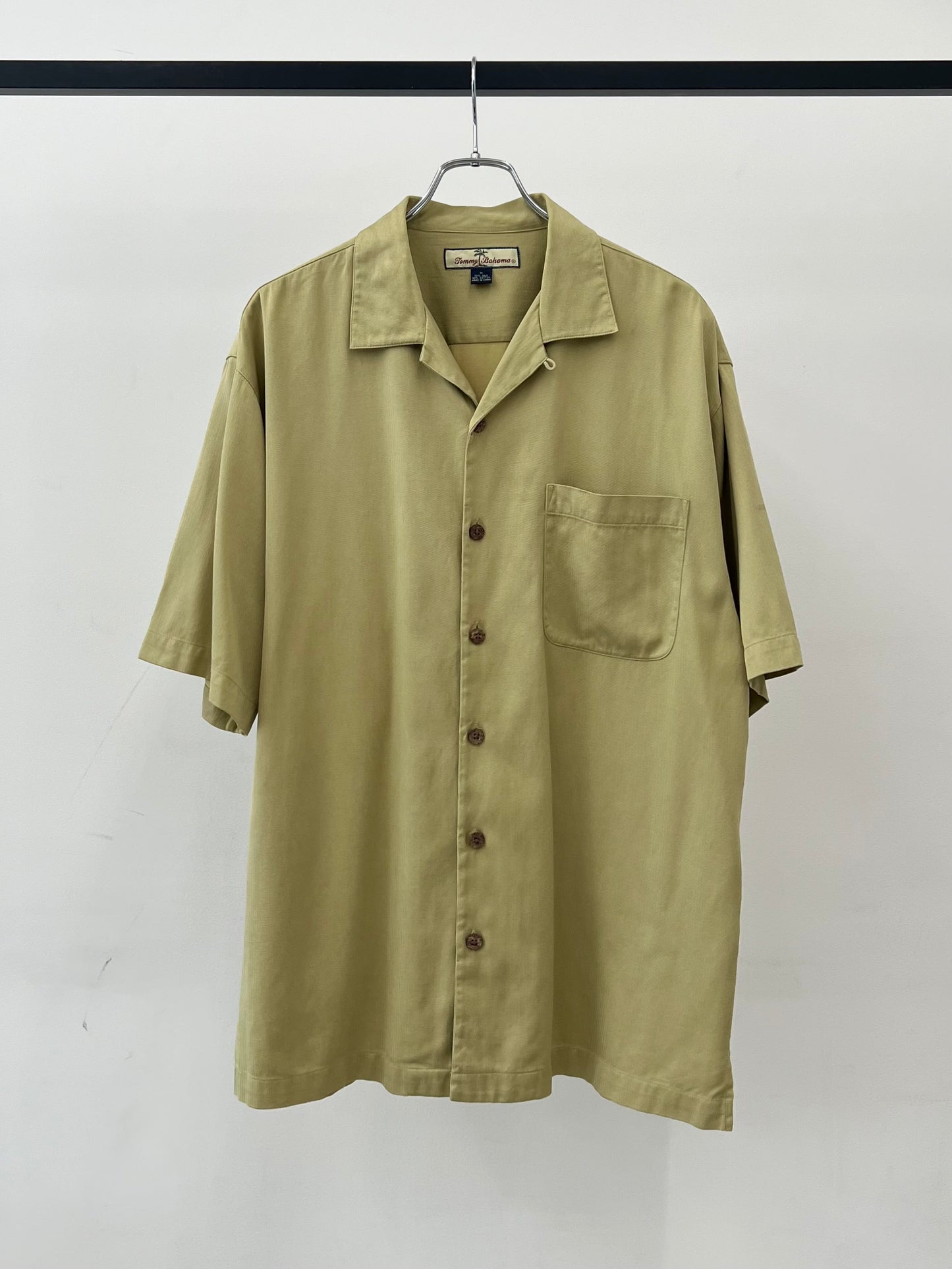 00's Tommy Bahama open collar silk shirt