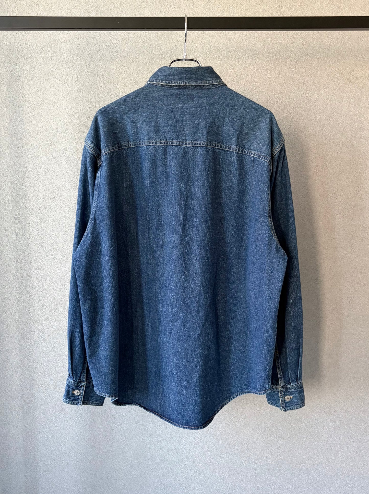 00's Levi's denim shirt