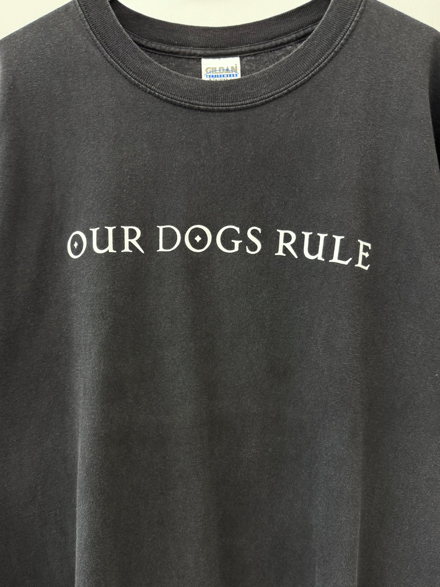00's OUR DOGS RULE t-shirt