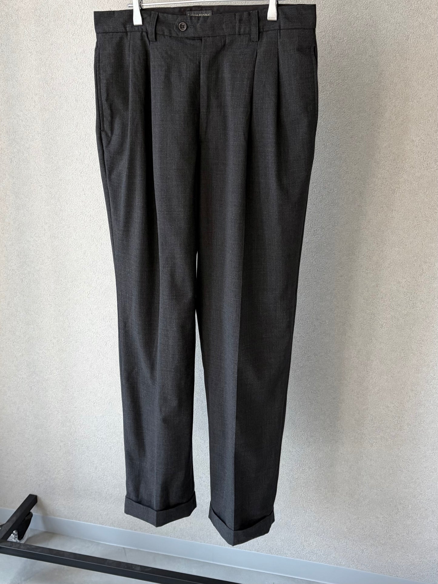 00's BANANA REPUBLIC slacks