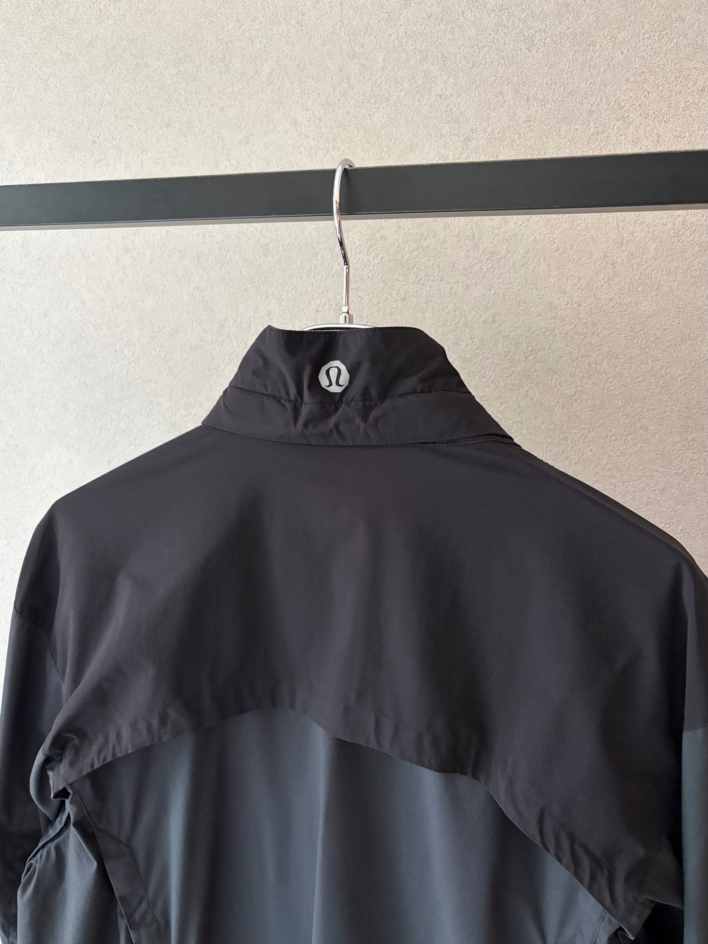 10's lululemon nylon jacket