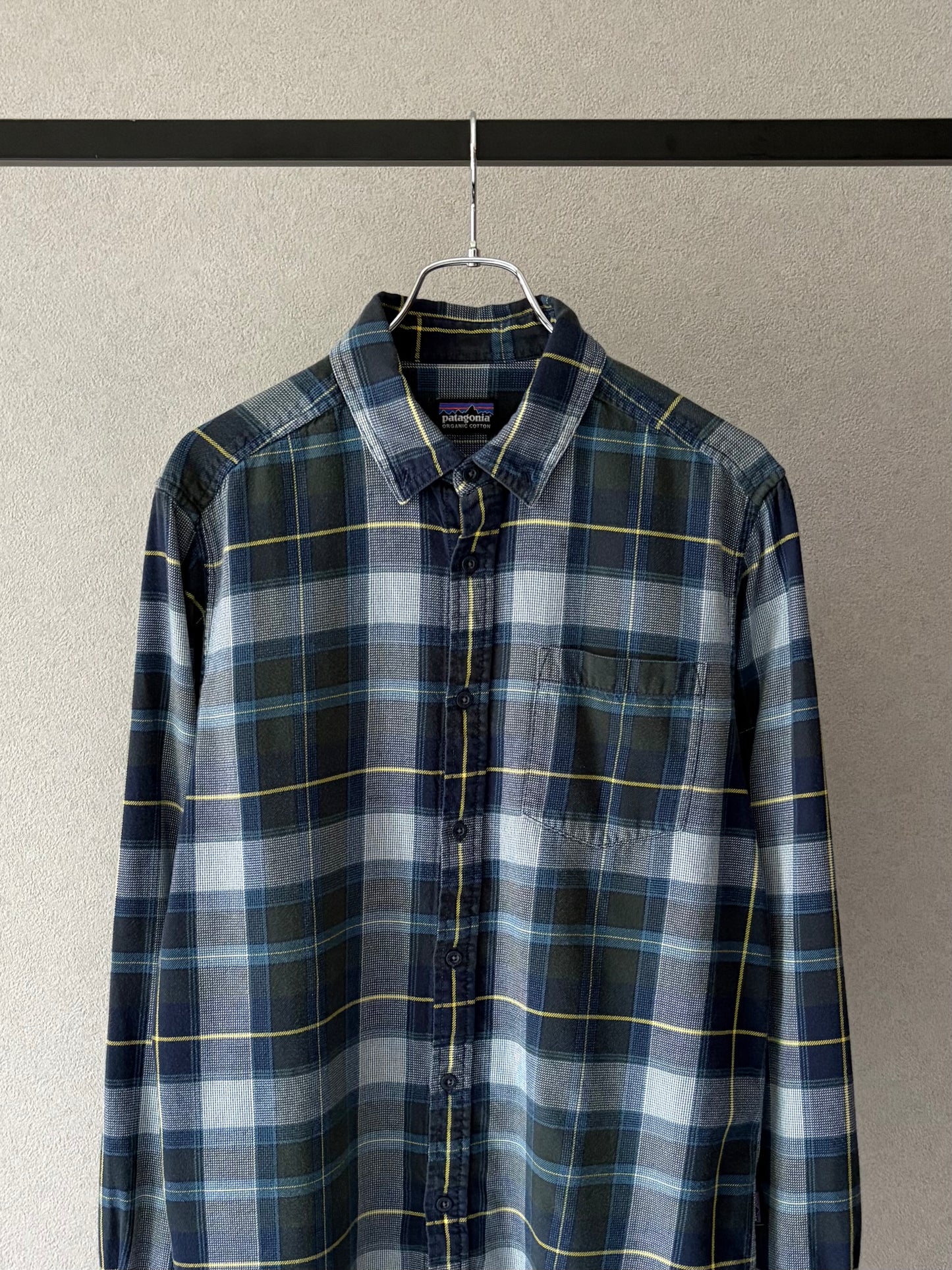 00's patagonia shirt