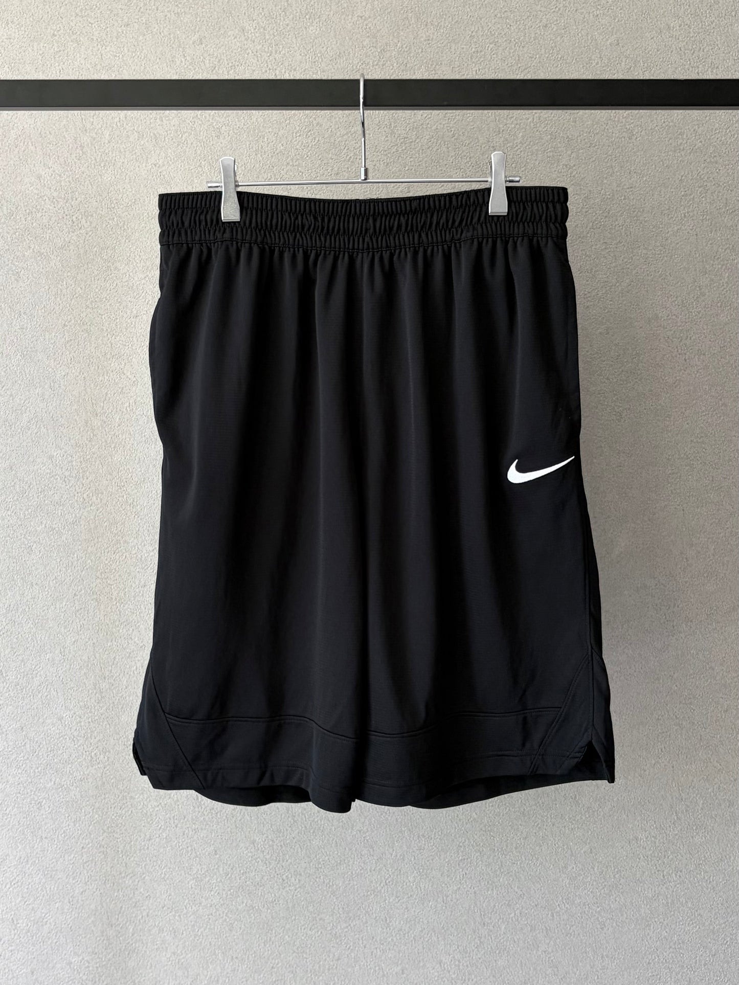 00's NIKE basketball shorts