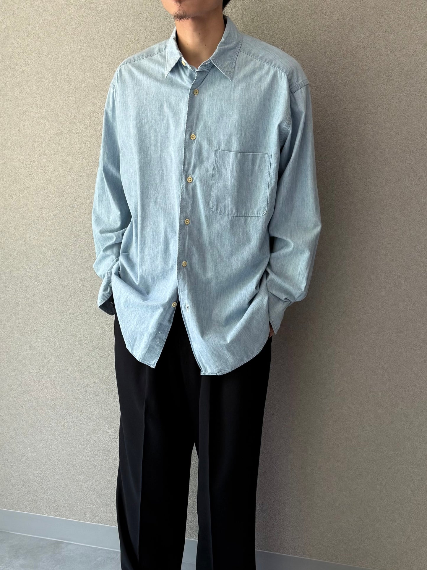 00's BANANA REPUBLIC chambray shirt