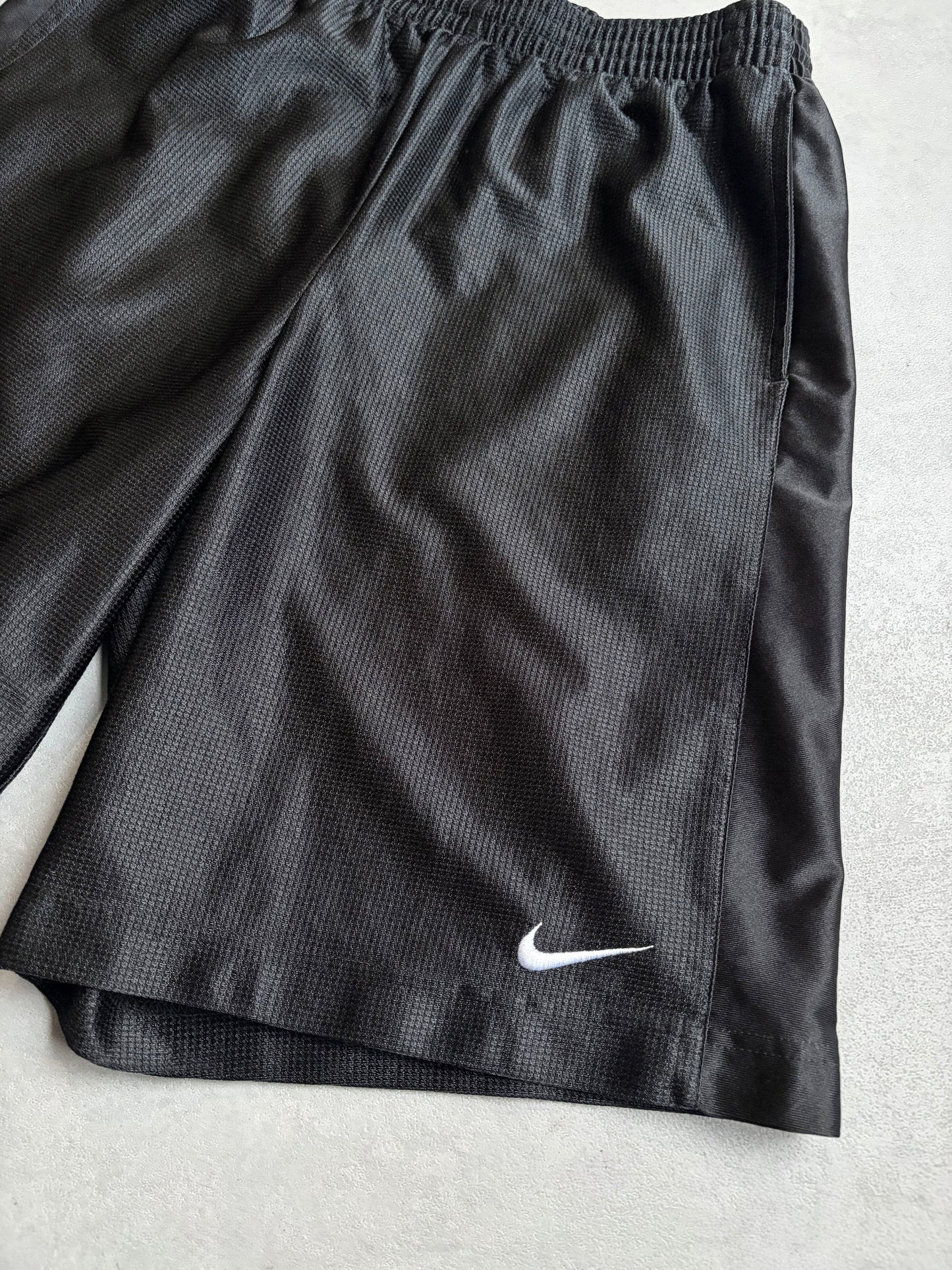 00's NIKE basketball shorts