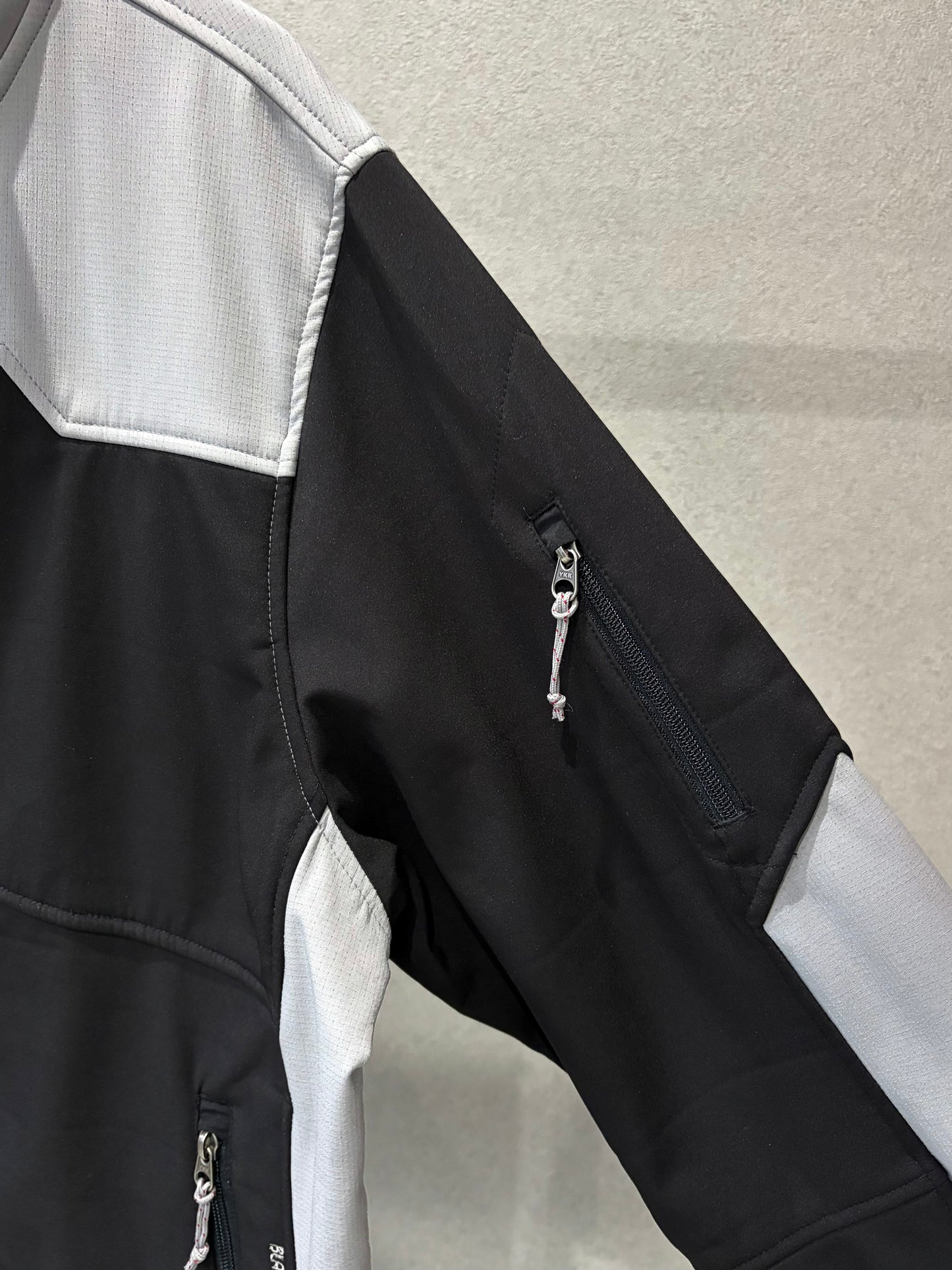 00's BLACK DIAMOND softshell jacket