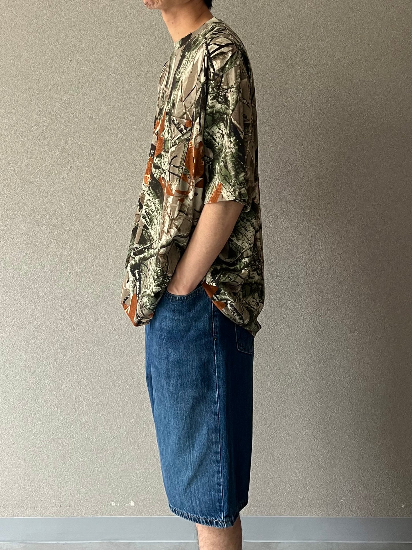 00's Outfitters Ridge real tree t-shirt