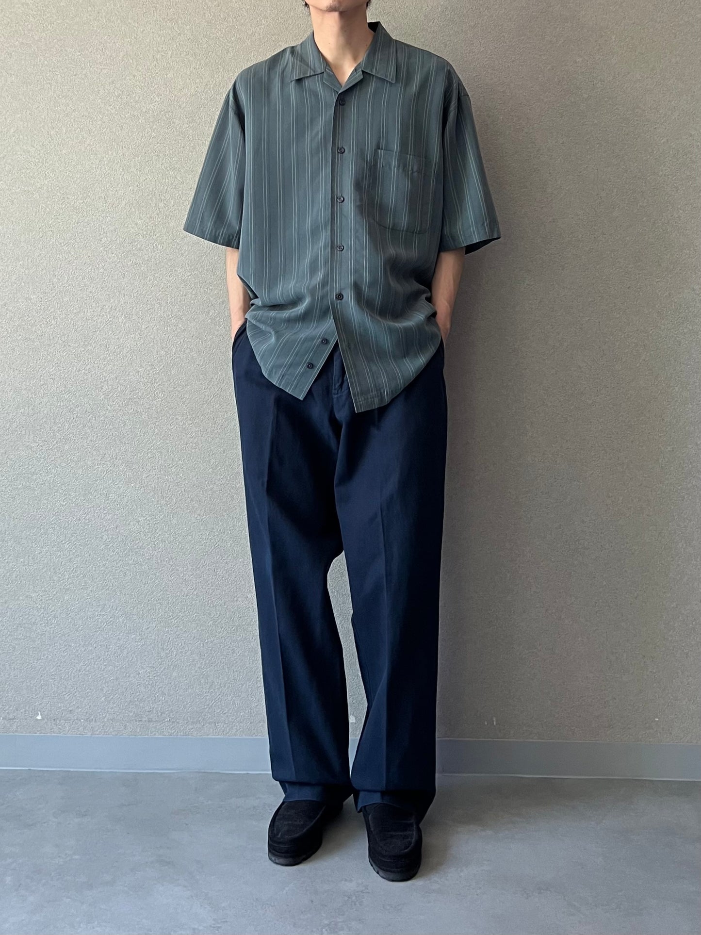 00's haggar open collar shirt