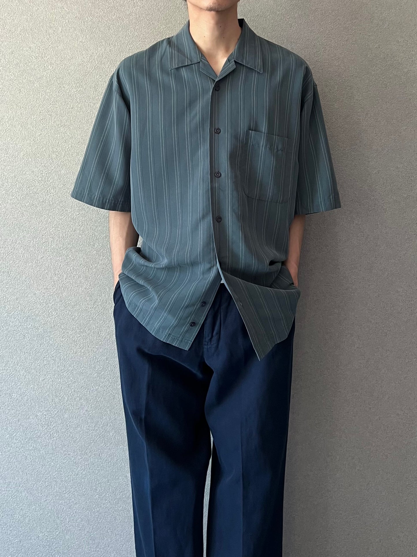 00's haggar open collar shirt