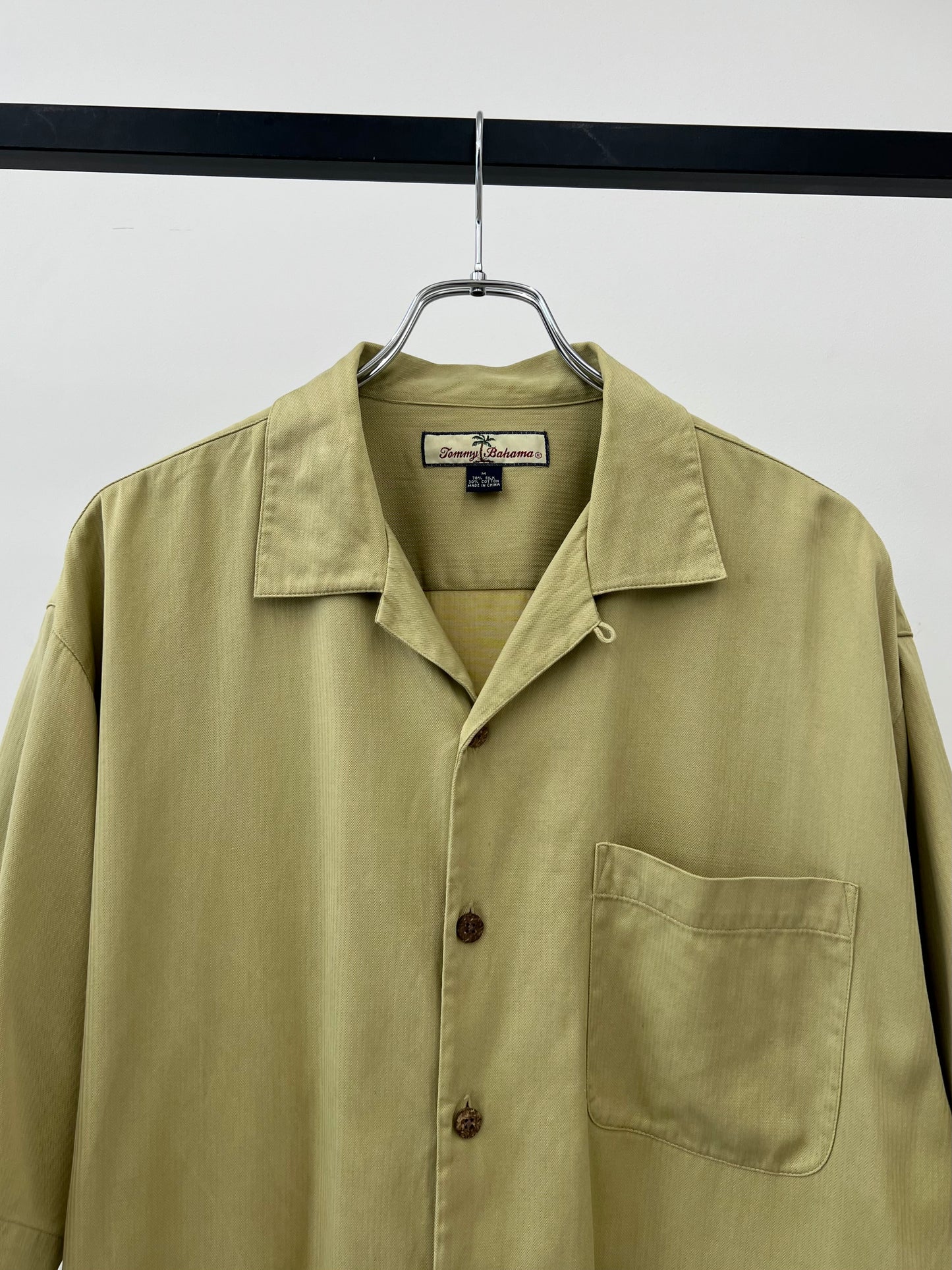 00's Tommy Bahama open collar silk shirt