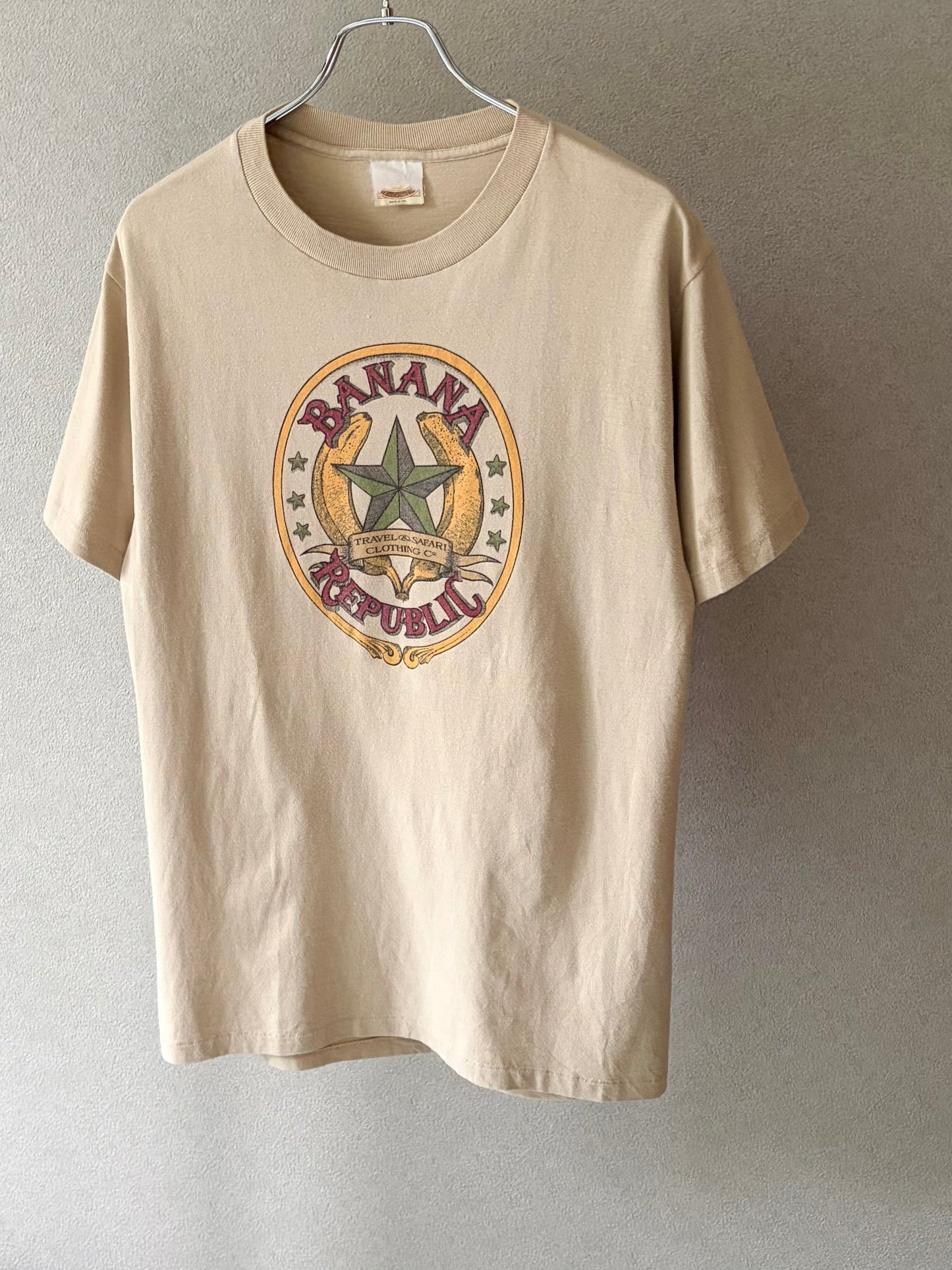 80's BANANA REPUBLIC print t-shirt "Made in USA"