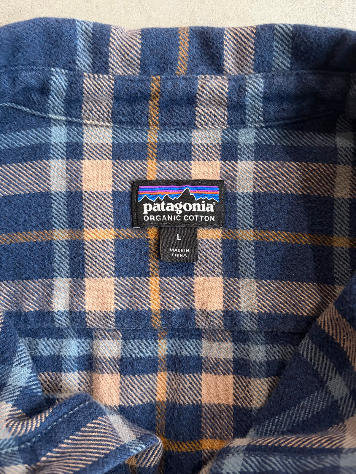 10's patagonia flannel shirt