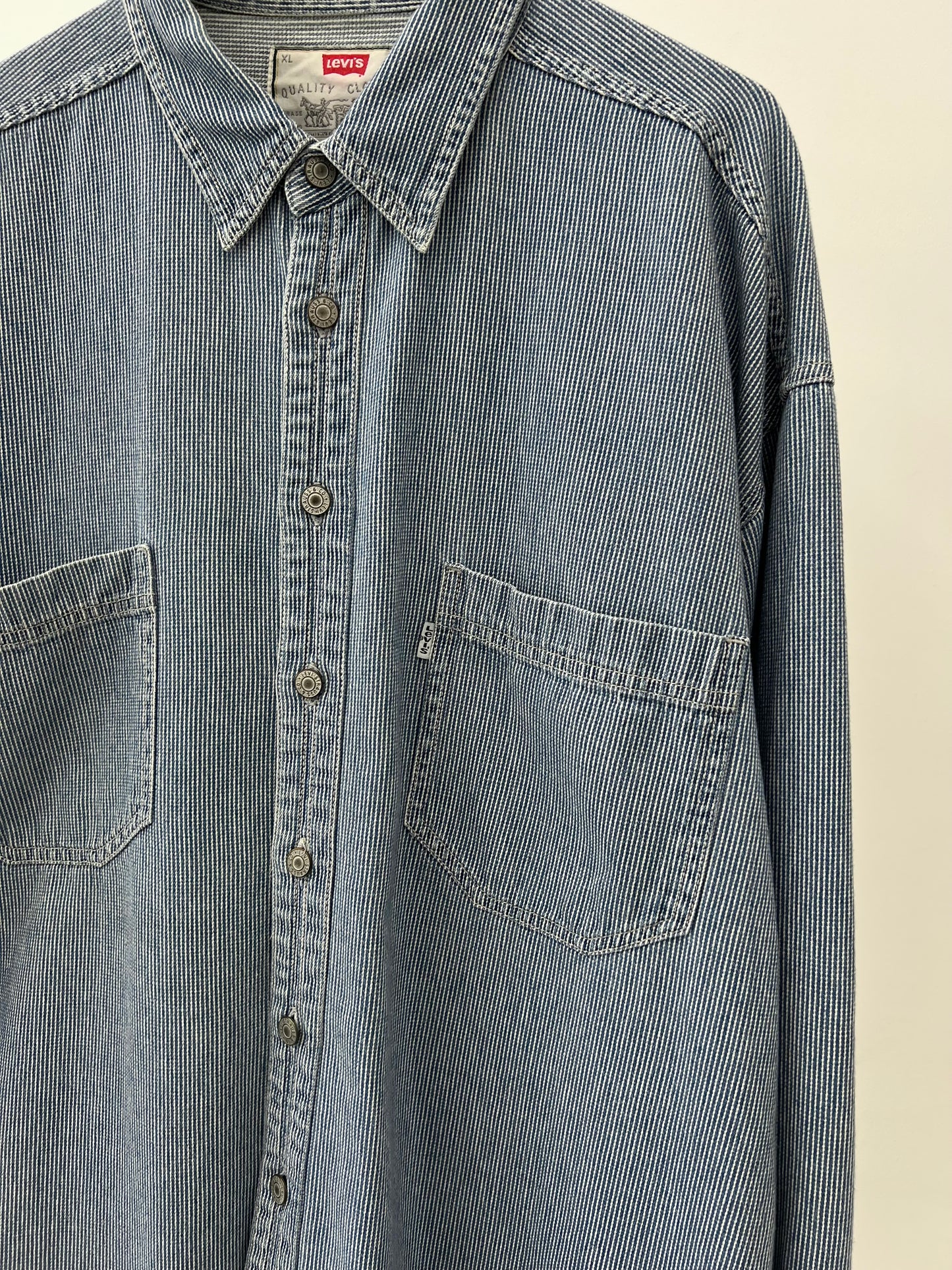 90's Levi's denim shirt