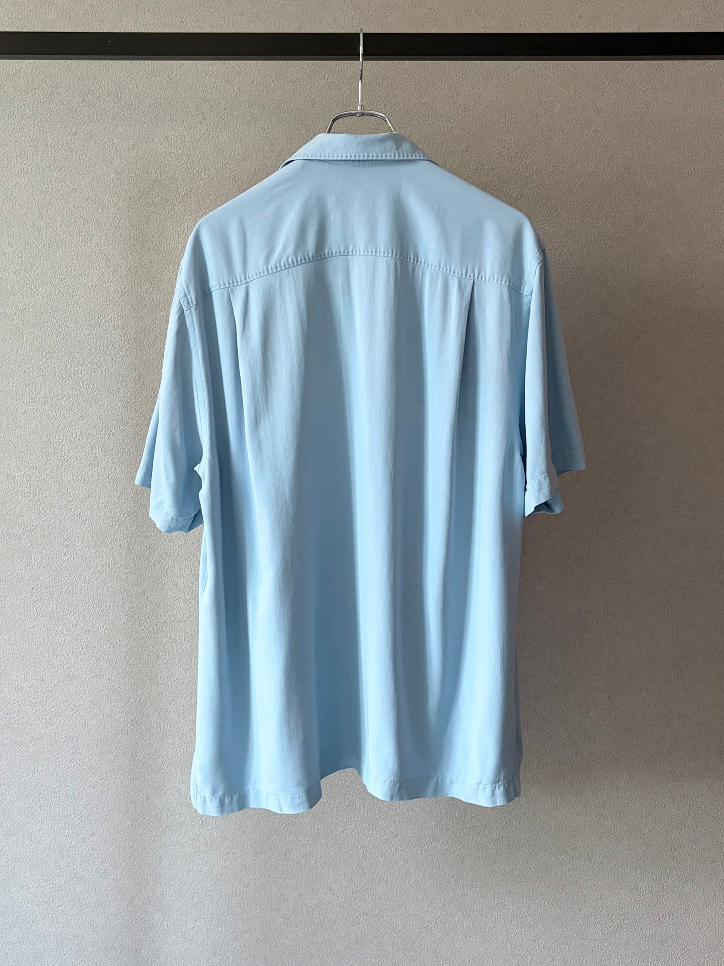 00's Tommy Bahama open collar silk shirt