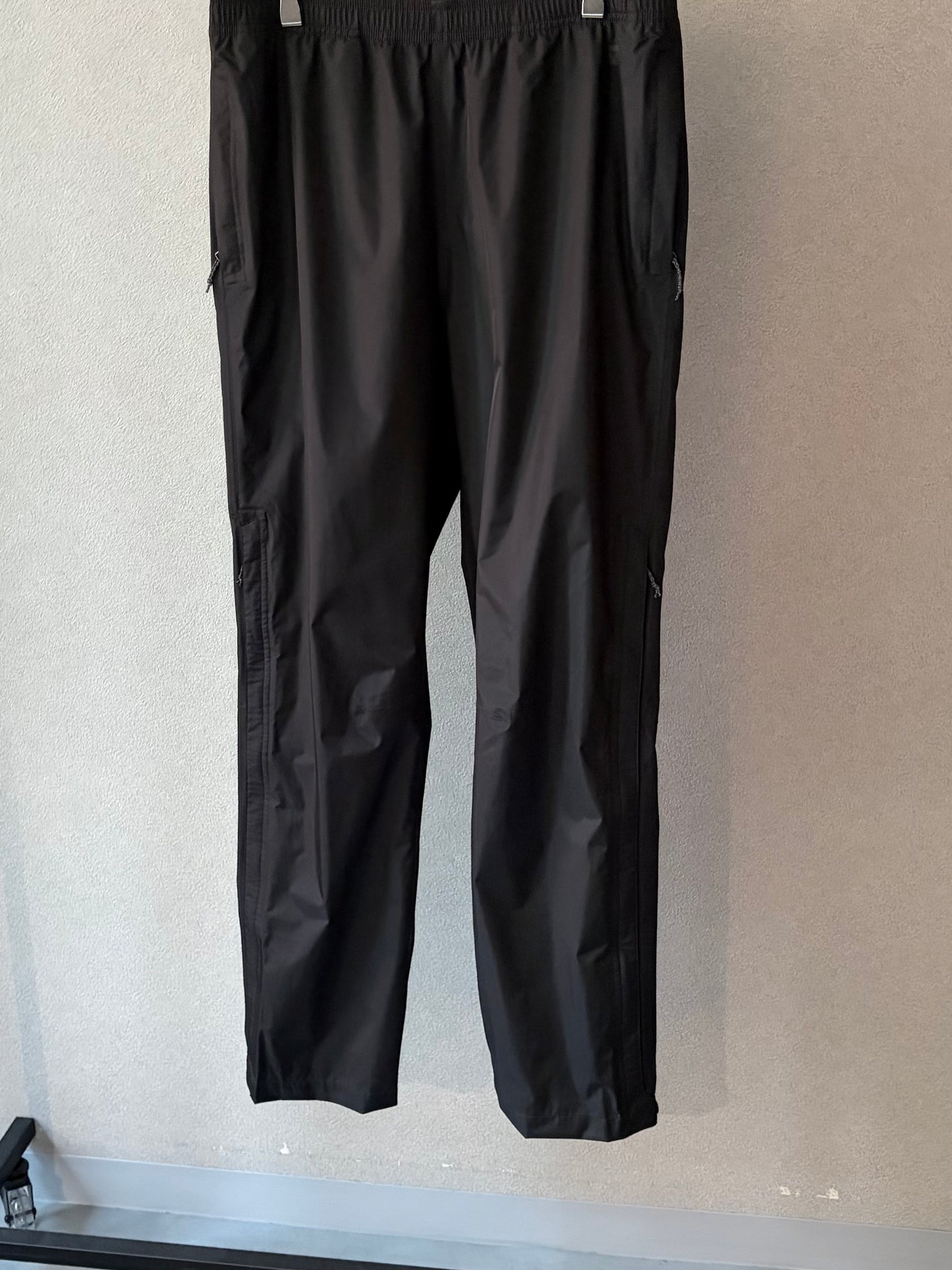 10's Patagonia nylon pants