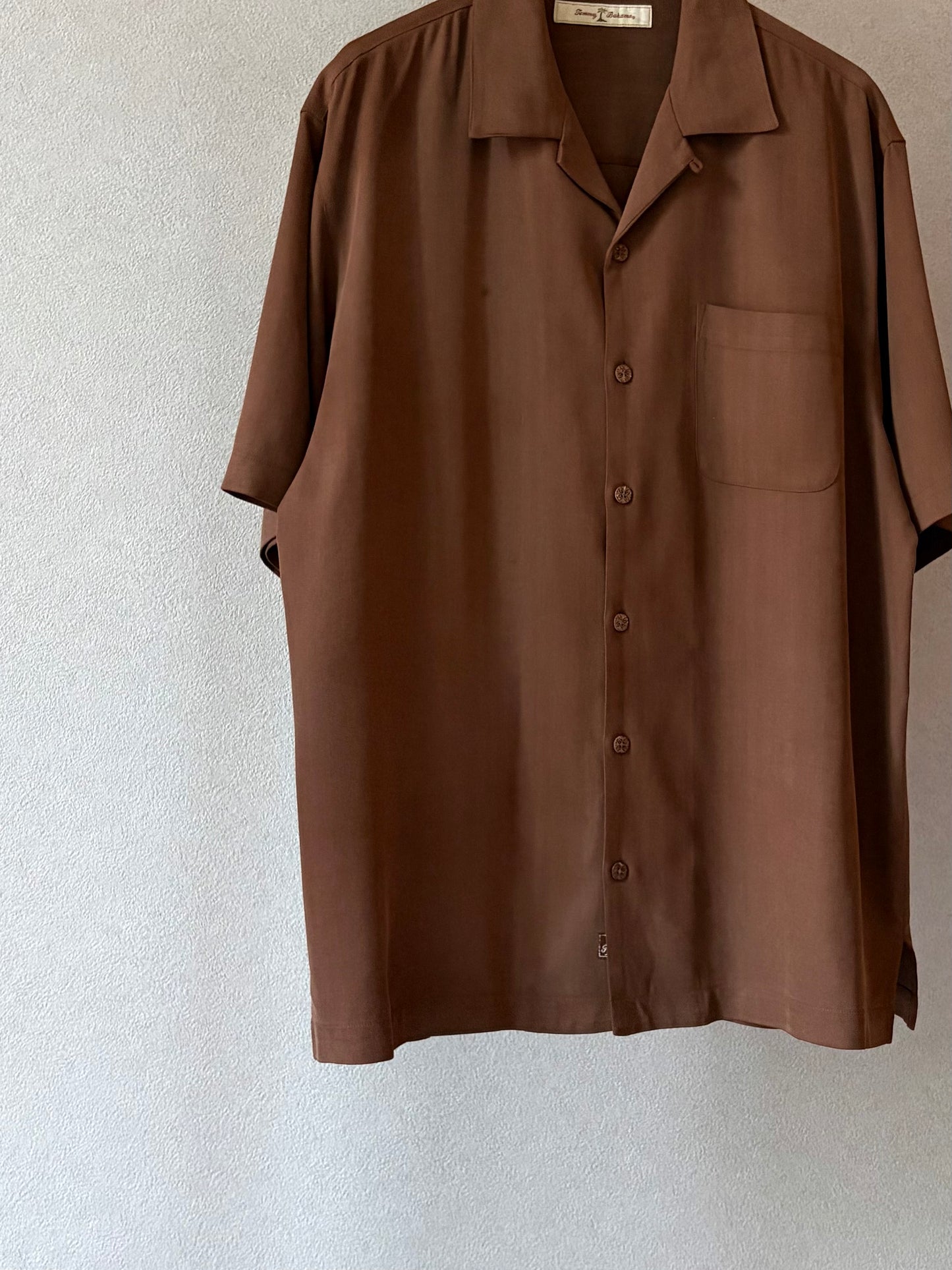 00's Tommy Bahama open collar silk shirt