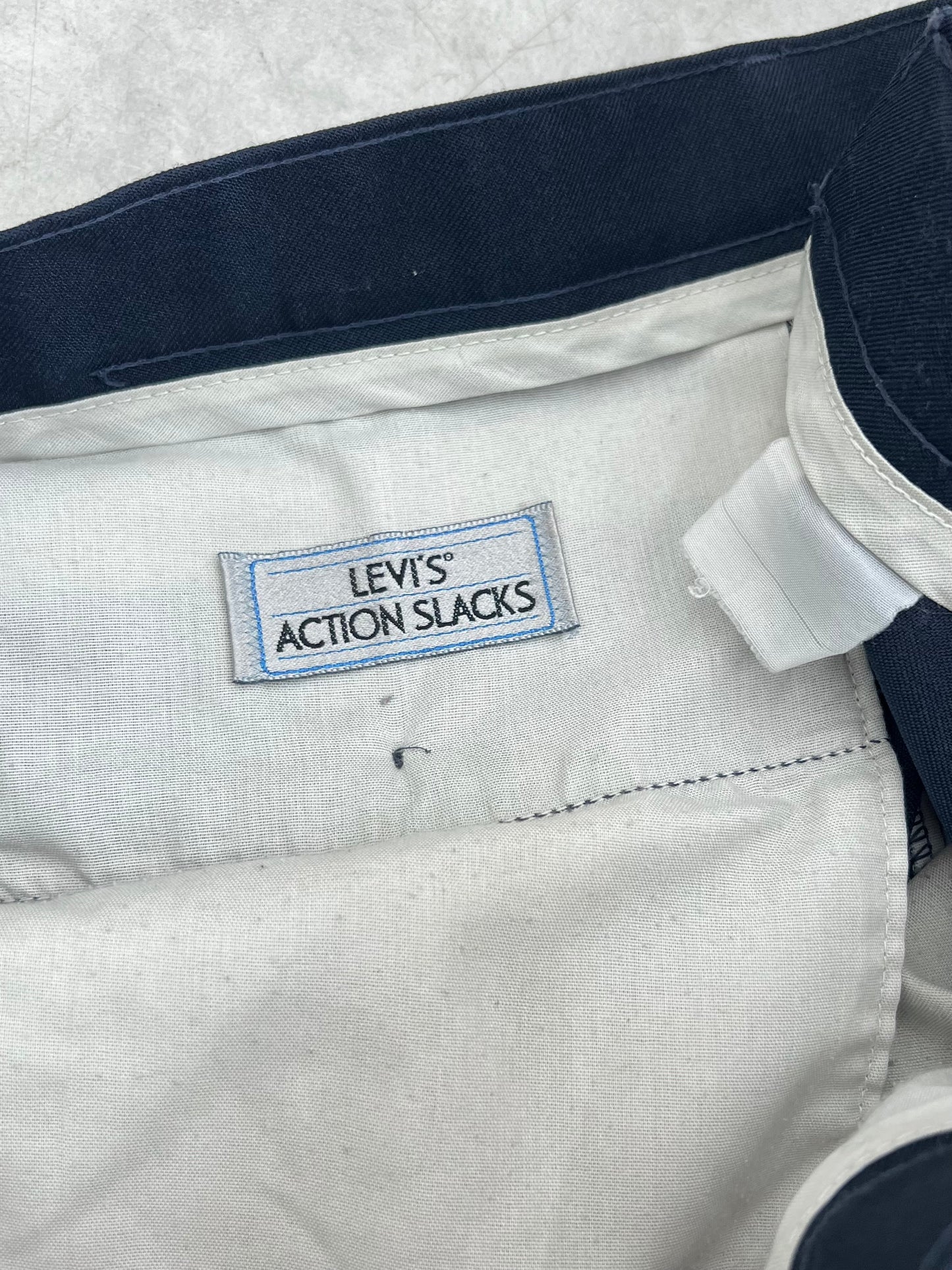 90's Levi's action slacks