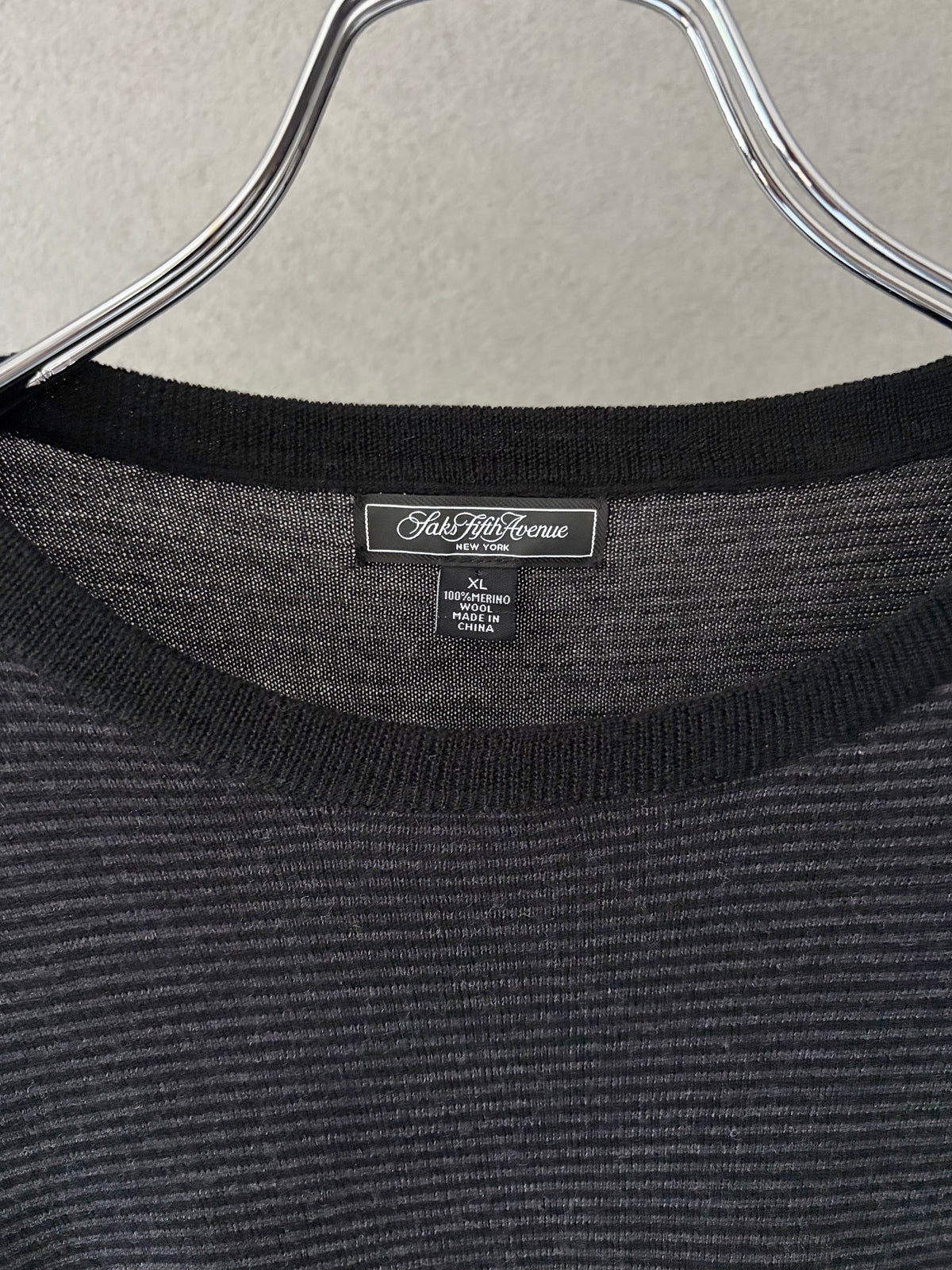 00's saks fifth avenue wool knit sweater